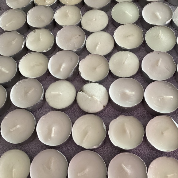 🪔🕯️ 100+ tea lite candles as is UNSCENTED 🕯️🪔 - Picture 2 of 5